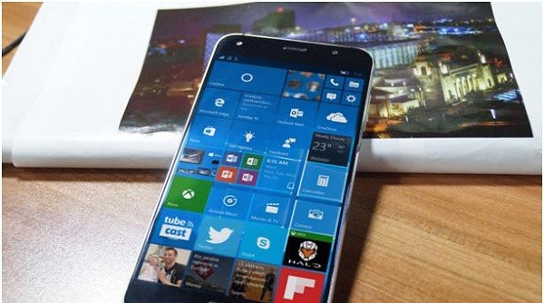 Windows 10 Mobile rodando no Umi Touch
