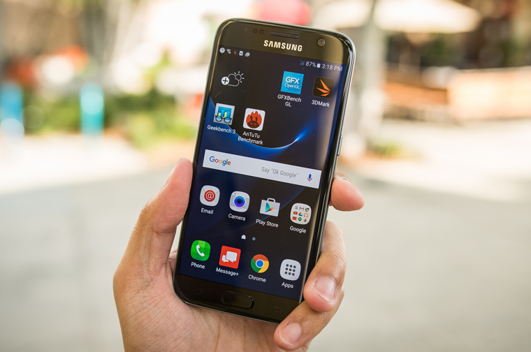 Comparativo: Moto Z2 Play ou Galaxy S7? - Mobizoo