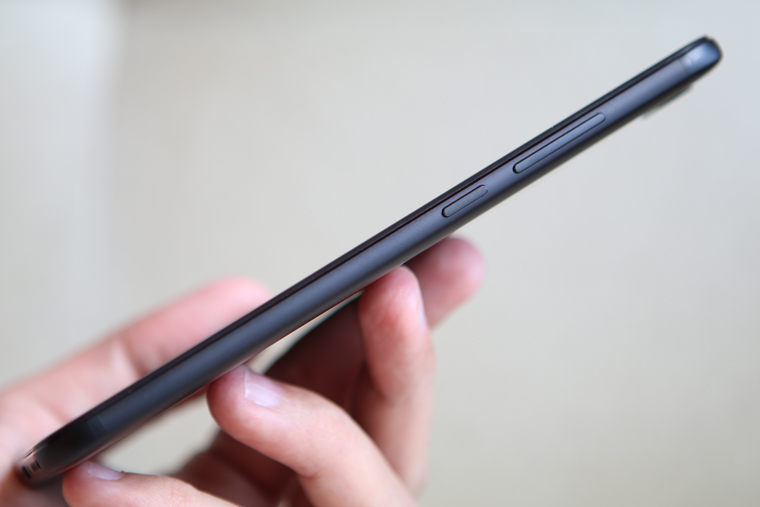 Lateral do Xiaomi Mi A1 - Review / Mobizoo