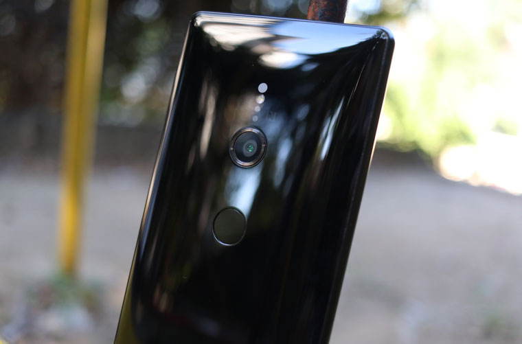 Sony Xperia XZ2: câmera traseira - Review / Mobizoo