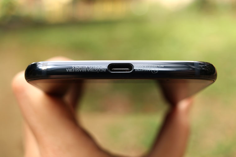 Motorola Moto Z3 Play: parte inferior - Review / Mobizoo