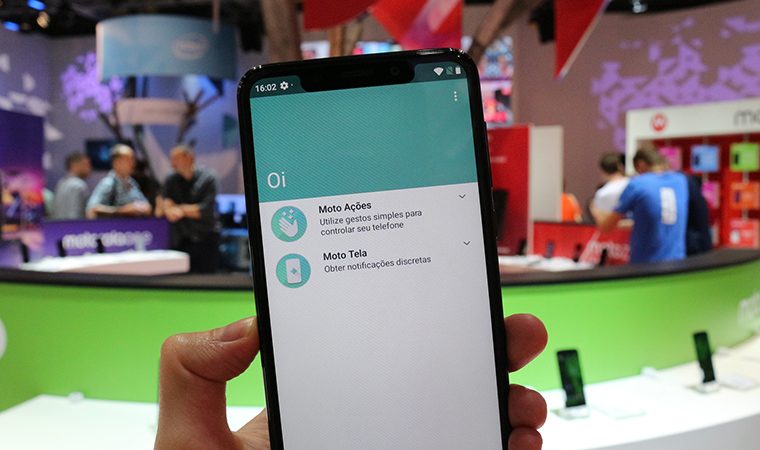 Motorola One e recursos Moto Ação e Moto Tela
