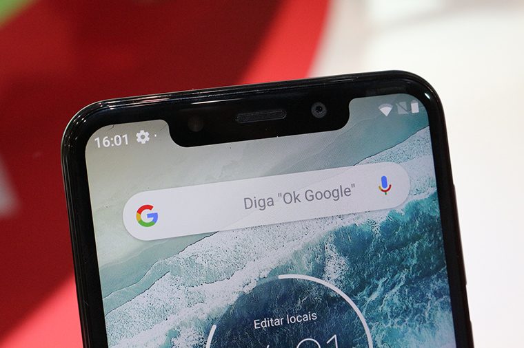 Motorola One notch do iPhone X