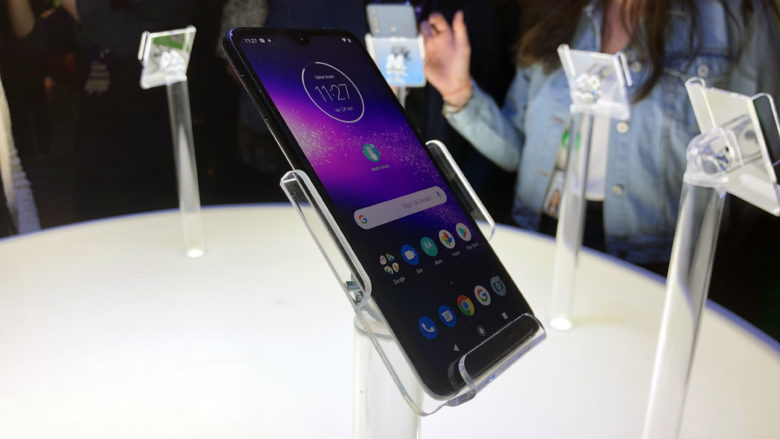 Motorola One Macro: design Motorola One Macro: design